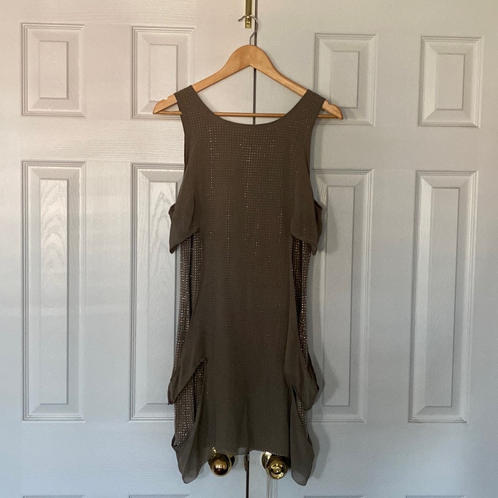 Sheri Bodell gray/tan sparkling lace sleeveless dress, size M, rhinestone out